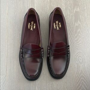 G.H. Bass & Co. Brown Loafers Classic Slip-On Style